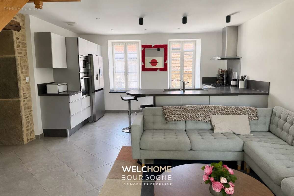 Maison à CLUNY