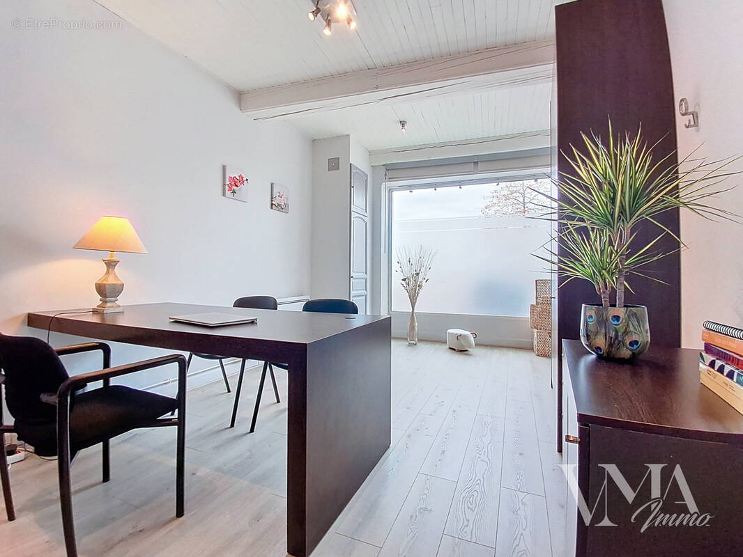 Commerce à LIMONEST