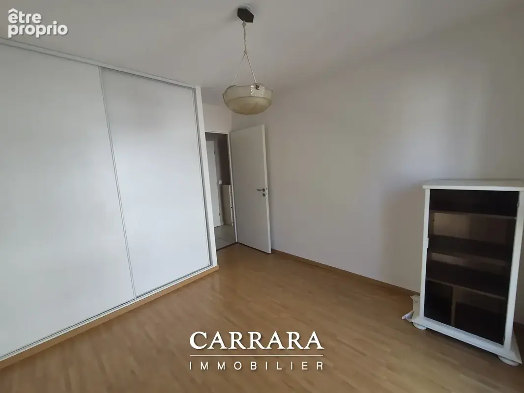 APPARTEMENT F3 de 73.85 M2 à  225000 € - photo 6