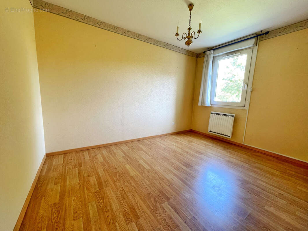 Appartement à SAINT-GENIS-LAVAL