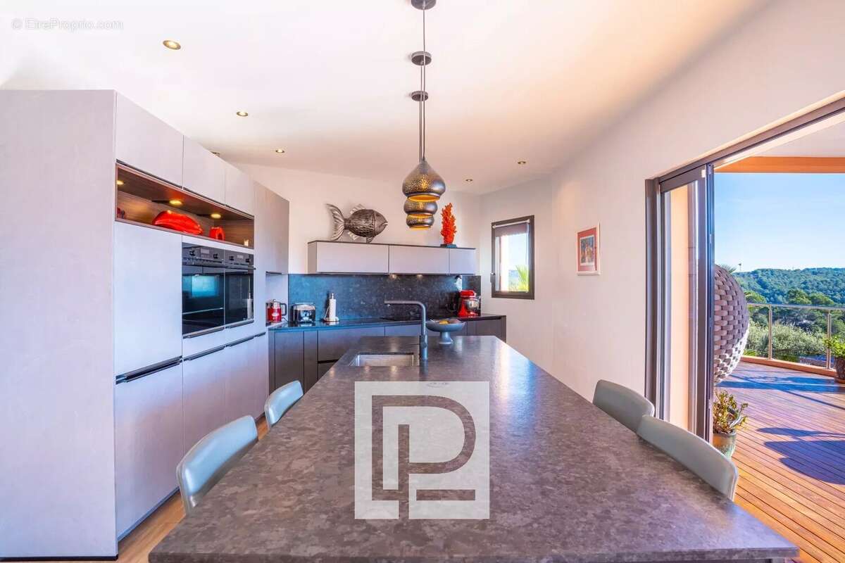 Maison à MANDELIEU-LA-NAPOULE