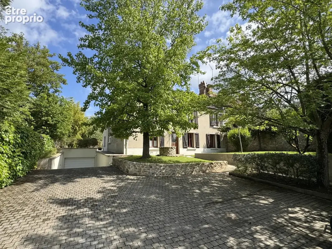 Maison de caractere type f6 - 152 m2 hab - jardin 690 m2 - sous-sol total - photo 2