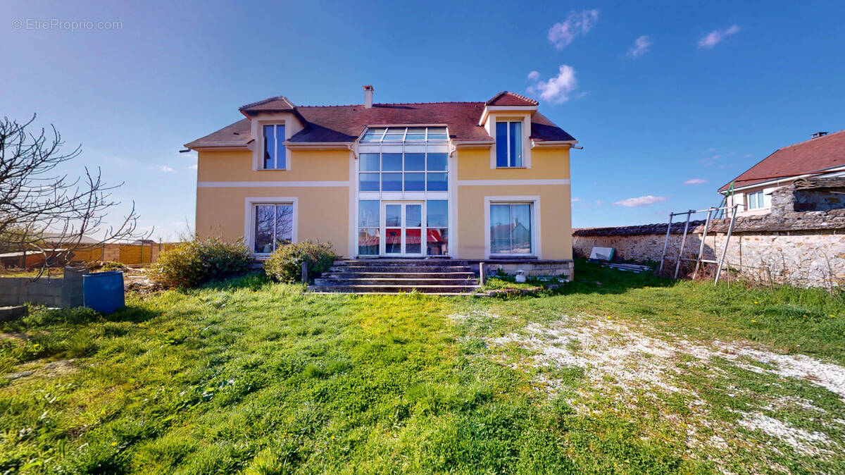 Maison à VERNOU-LA-CELLE-SUR-SEINE