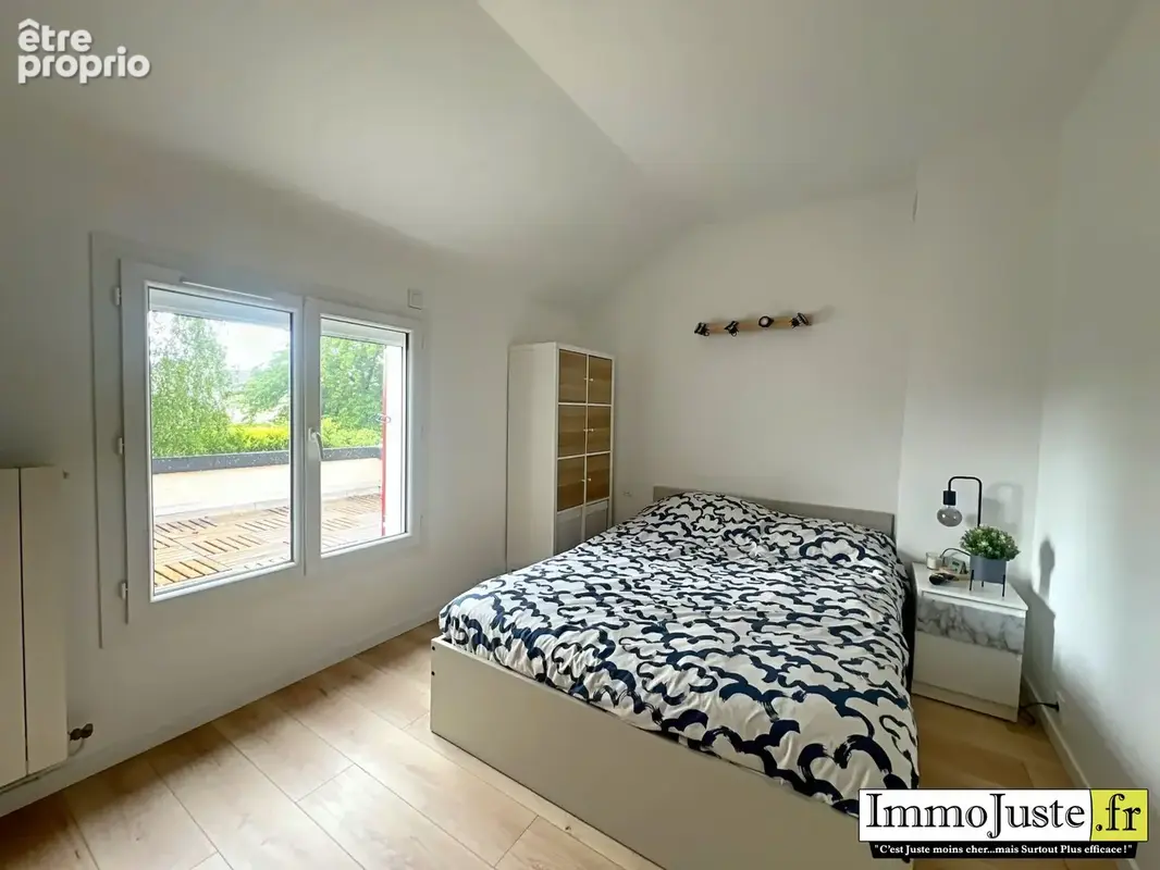 Maison 121 m² à Voisins-Le-Bretonneux  - photo 9