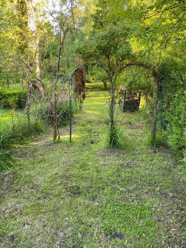 Maison à VIEUX-MOULIN