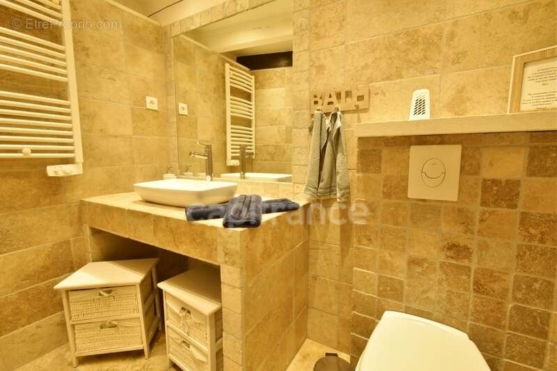 Appartement à SAINT-PIERRE-DE-MEZOARGUES