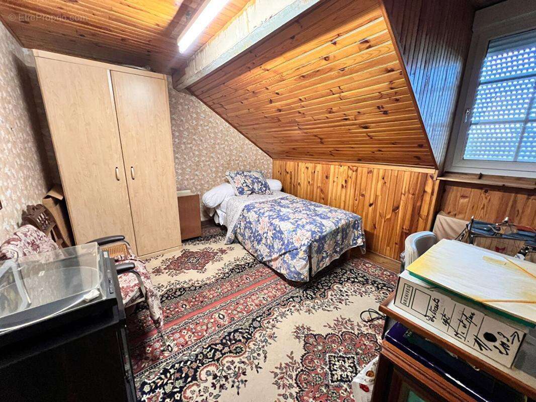 78200 MANTES LA JOLIE, Maison 7 pièce(s) 130 m2, 4 chambres, jardin clos de murs, sous-sol total - photo 12