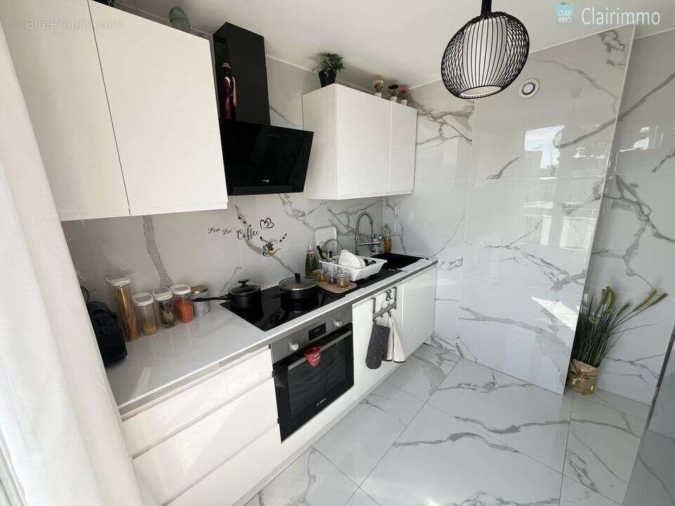 Appartement T3 a vendre - balcon - 13013 - métro -  ascenseur - Appartement à MARSEILLE-13E