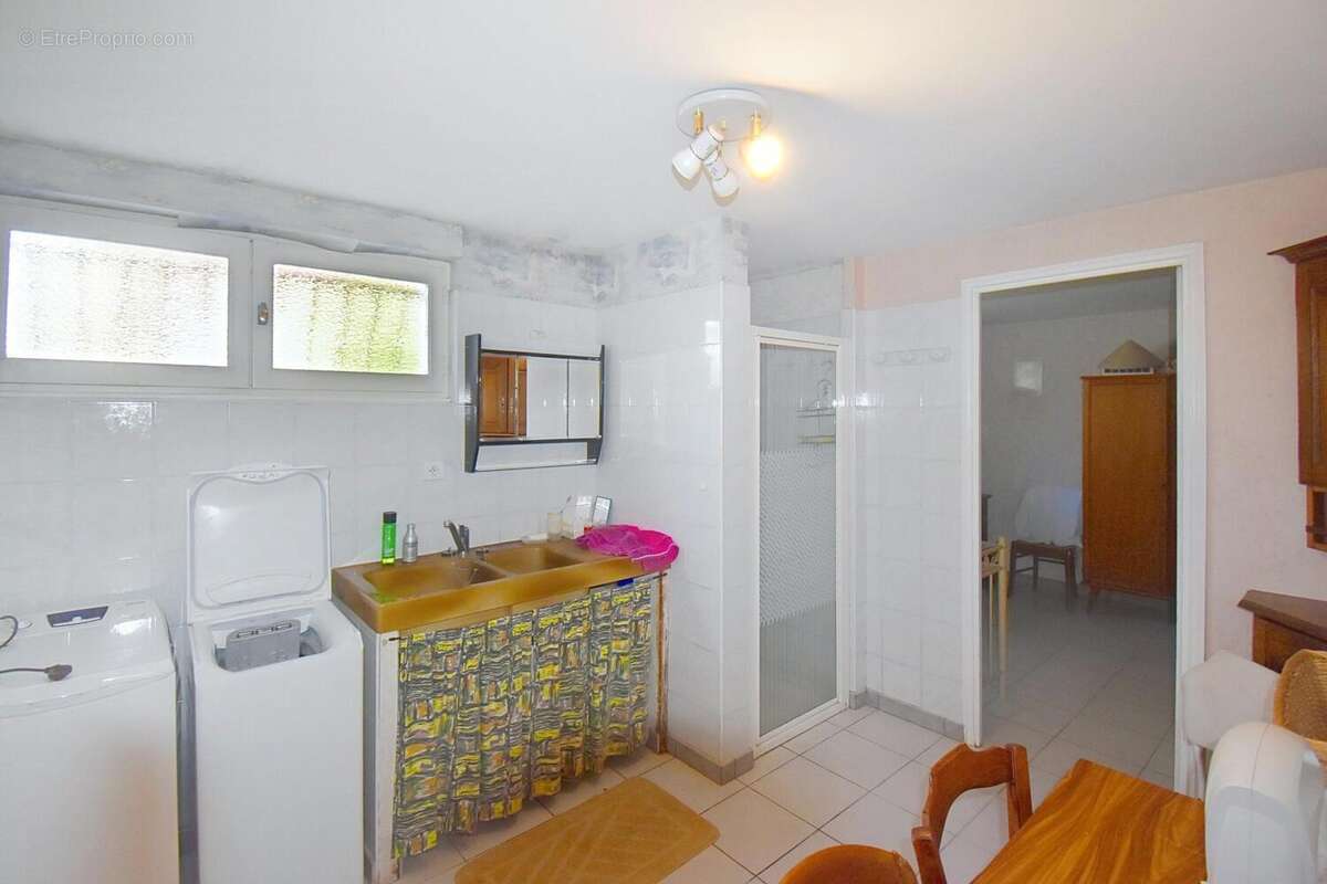 Maison 102 m² à Mas-Grenier  - photo 9