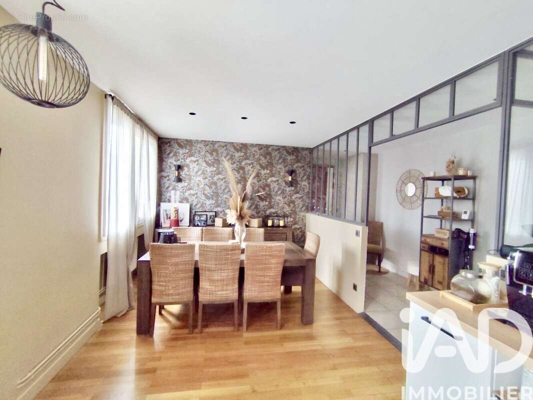 Photo 2 - Appartement à CALUIRE-ET-CUIRE