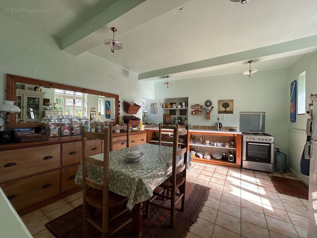 Élégante maison de ville au coeur du village historique de La Mothe-Saint-Héray - photo 16