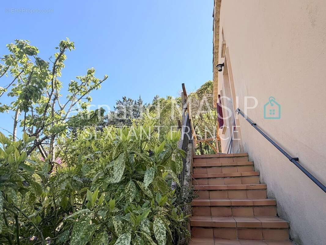 Pavillon de plain pied renove 64m² hab, jardin, terrasse, garage, cave, atelier, proche commodites - photo 18