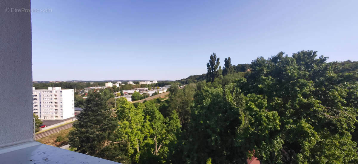 T3 entierement renové au 7ème avec balcon et garage - photo 11
