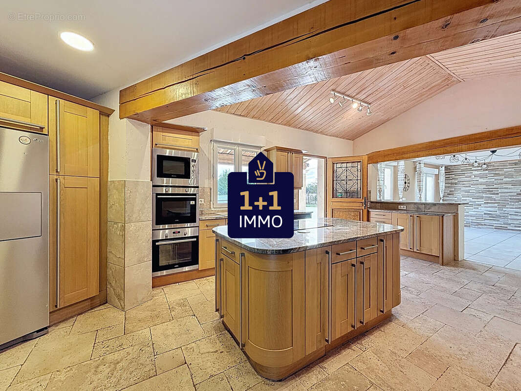 Maison à BAGNOLS-EN-FORET