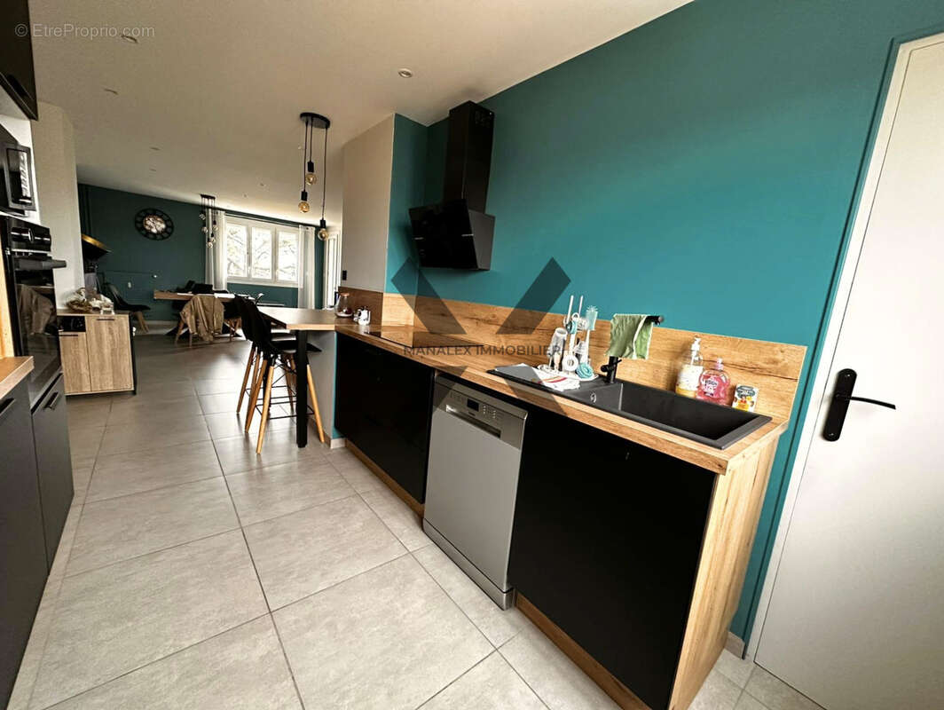 Appartement à LE COTEAU