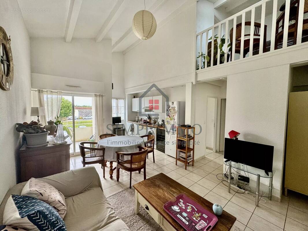Appartement à ECHILLAIS