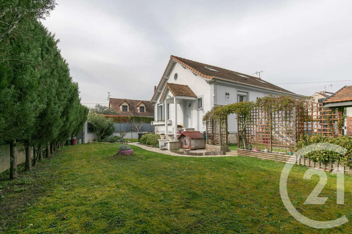 Maison à CHAMPIGNY-SUR-MARNE