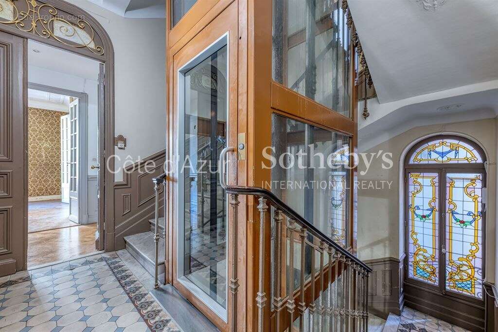 Nice Musiciens : Appartement bourgeois rénové de 3 chambres dans un immeuble Belle Époque - photo 6
