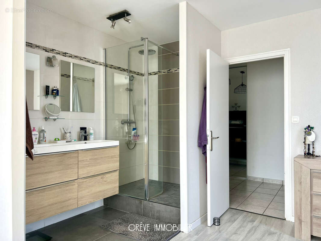 Maison à NOYAL-CHATILLON-SUR-SEICHE