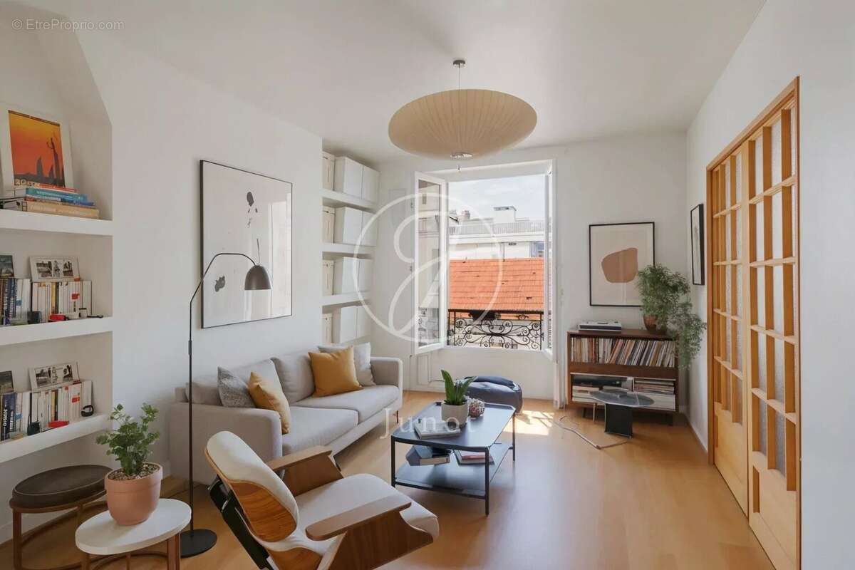 Appartement à PARIS-17E