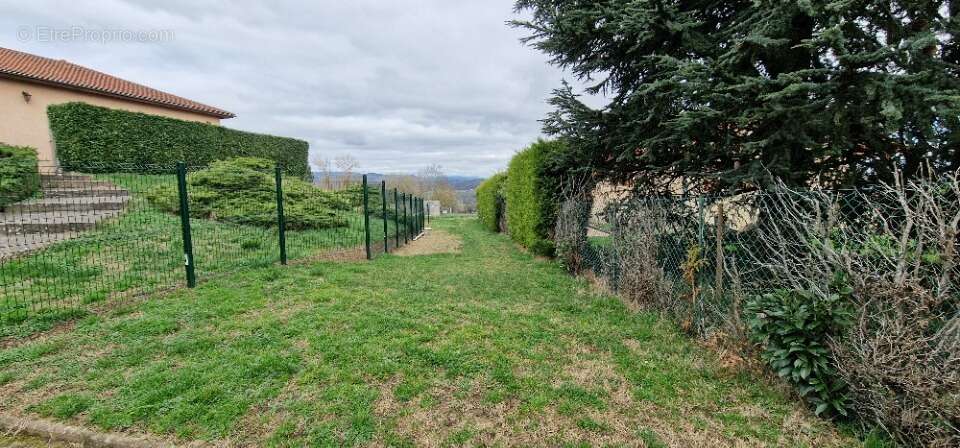 Terrain à FLEURIEUX-SUR-L'ARBRESLE