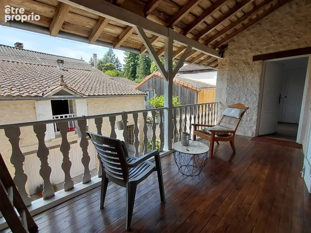 Proche du Château, Maison en pierre à Château l'Evêque - photo 1
