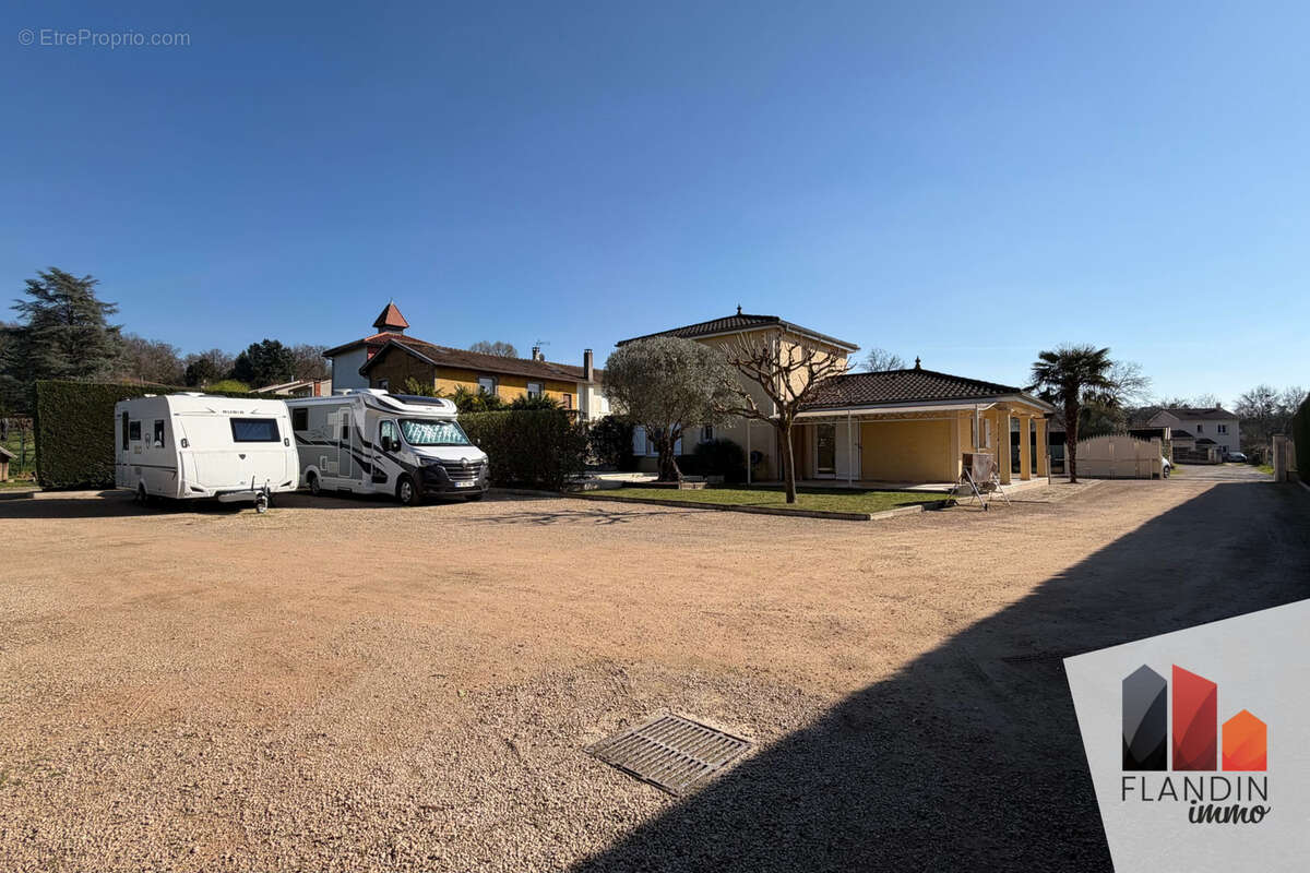 Maison à PARCIEUX