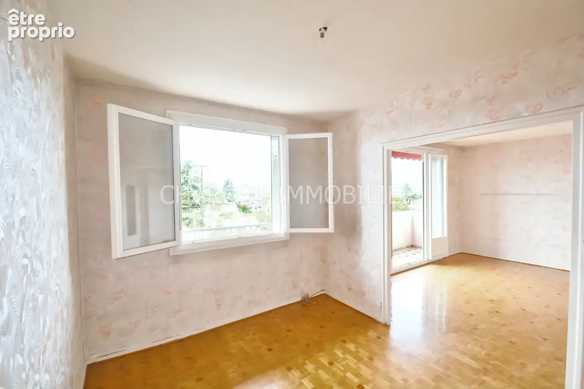 LYON 5ème - à 6 mn en voiture du Point du Jour. Appartement T4 traversant - ITE payée ! - photo 5