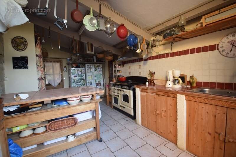 Demeure en pierre du XVIIIe siècle - poutres apparentes - 3 chambres - 2 boxes à chevaux - 18 000m2 de terrain - proche de MARMA - photo 15