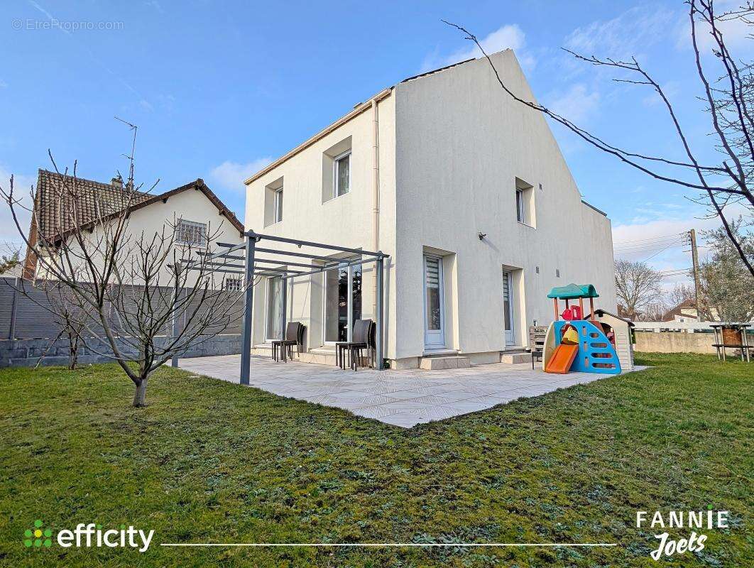 Maison à SAINT-GRATIEN