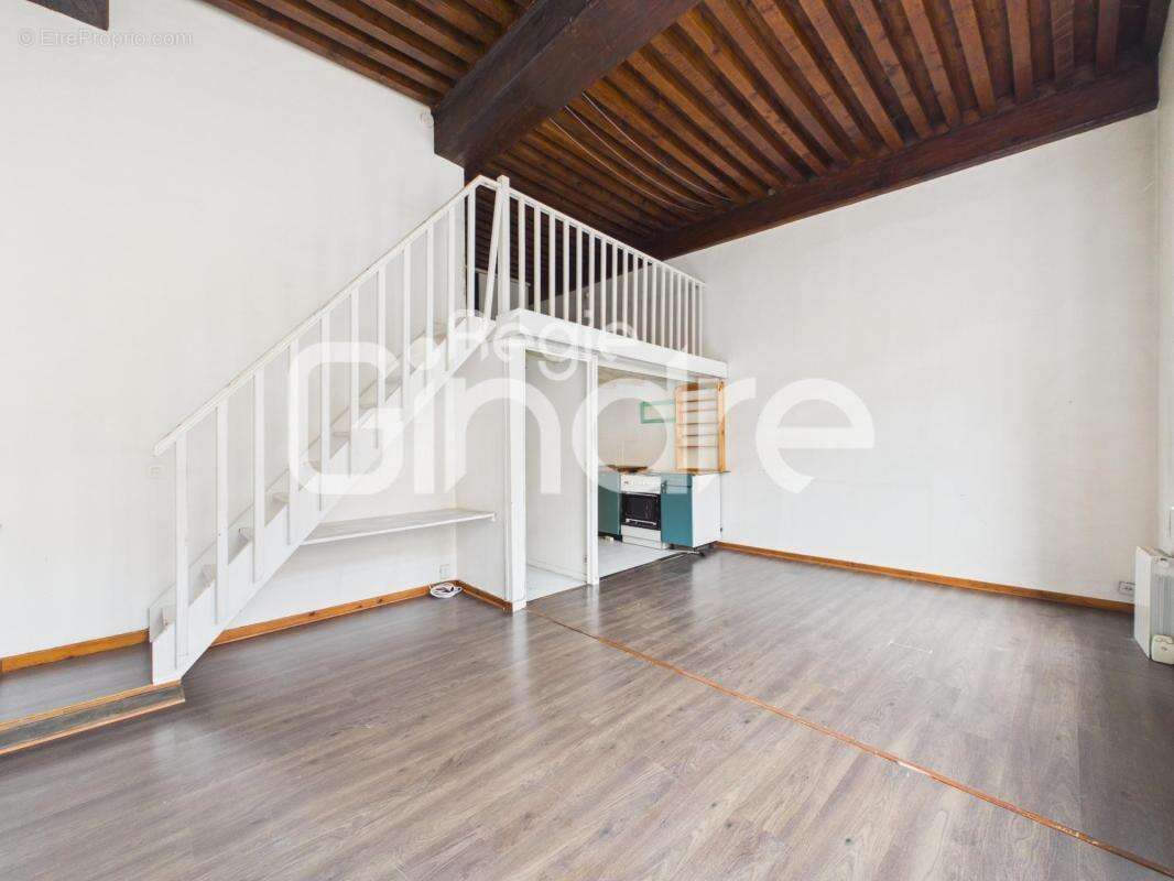 Vente - Appartement - 1 pièce + cuisine - 38 m² - 190 000 € - - photo 2