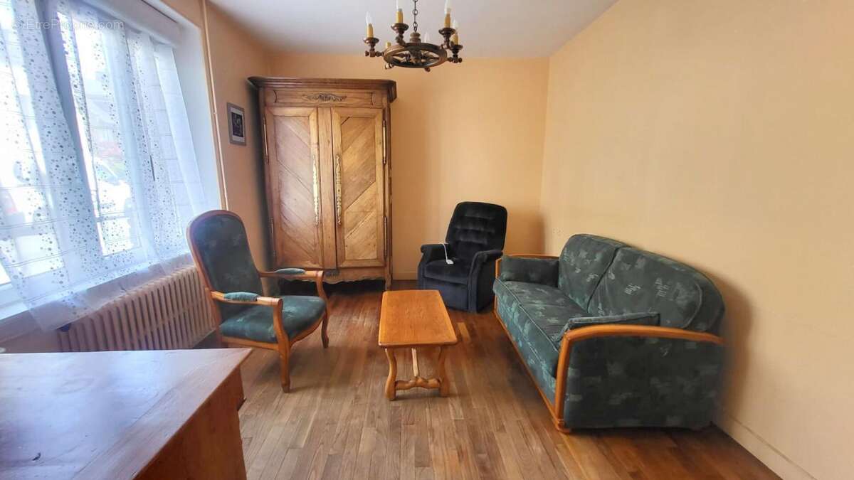 Maison à SAINT-JOUAN-DES-GUERETS