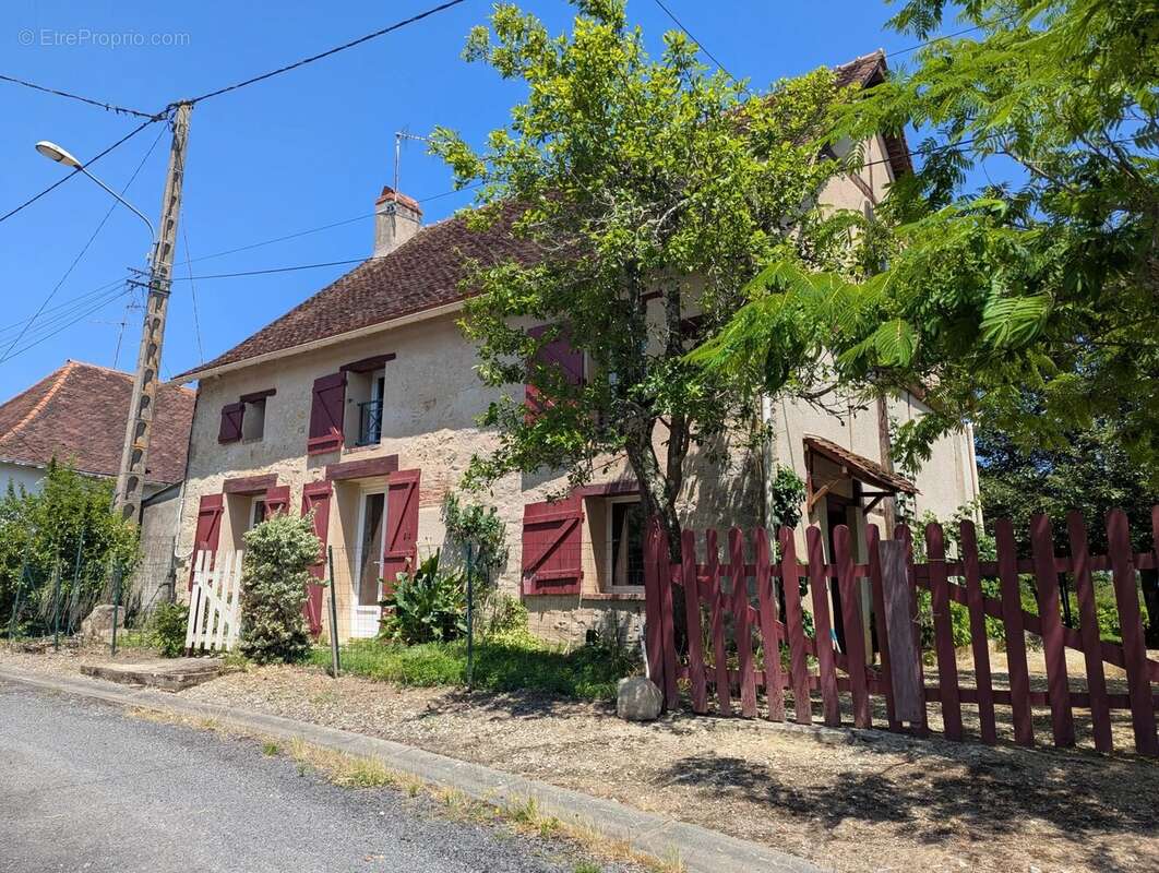 Maison à COULONGES