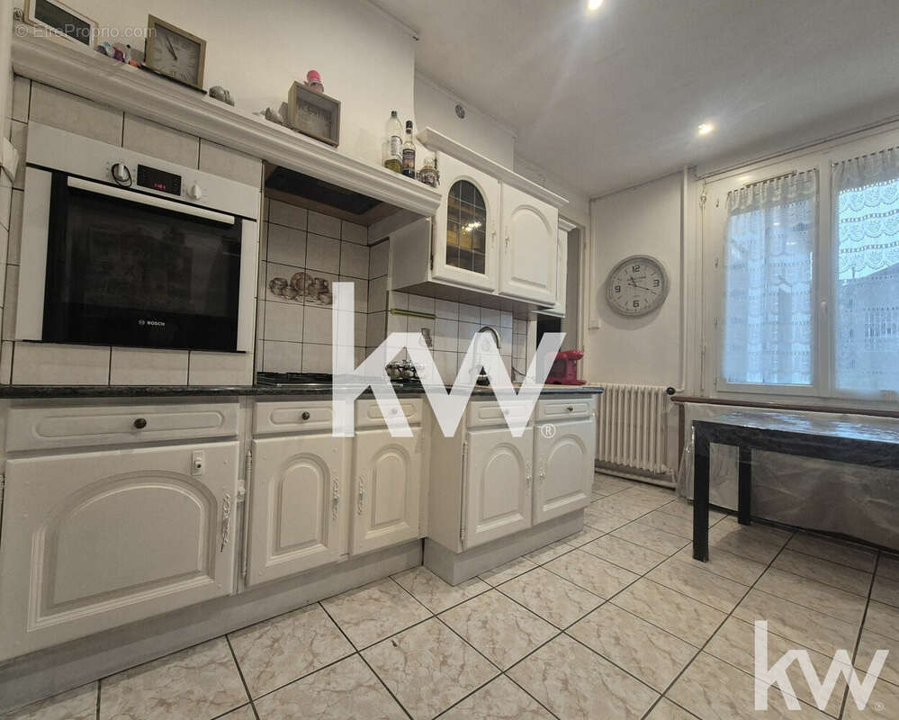 Appartement à LE CHAMBON-FEUGEROLLES