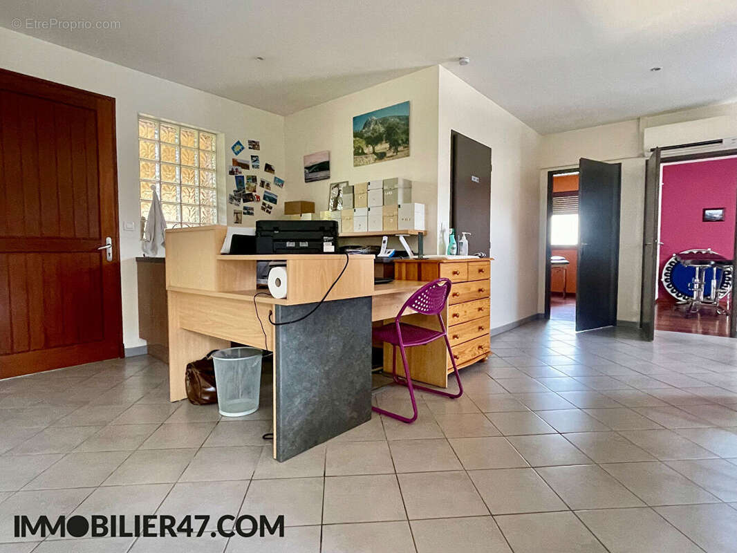 Villa de plain pied avec local professionnel - photo 13