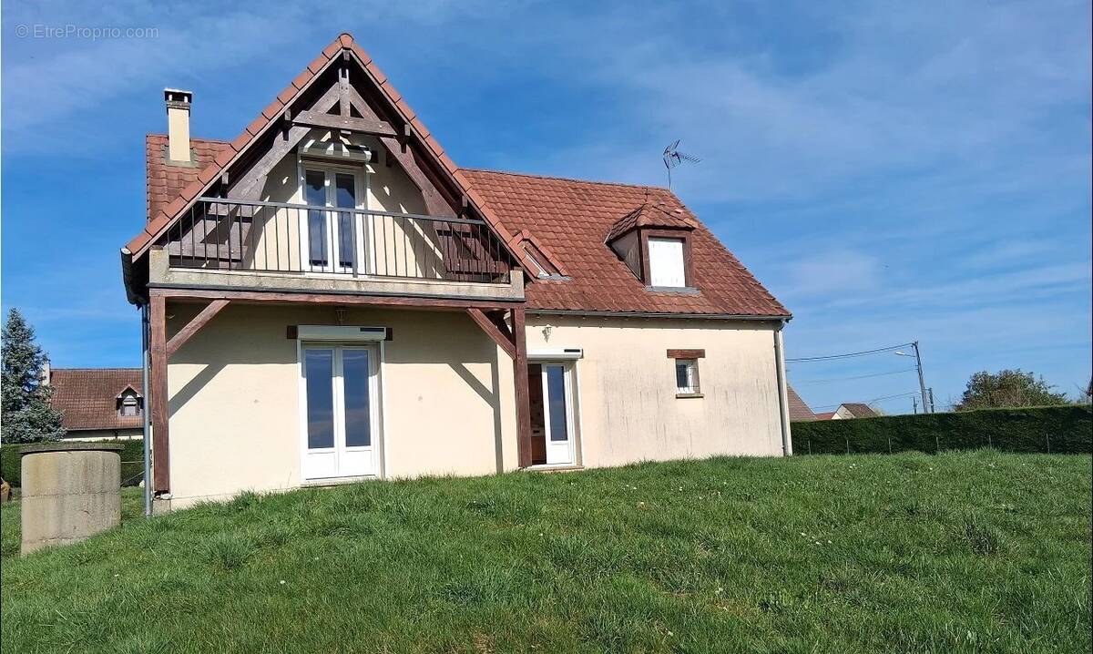 Maison à MAROLLES-SOUS-LIGNIERES