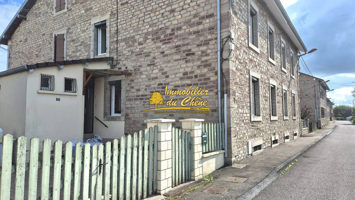 Maison 110 m² à Luxeuil-Les-Bains  - photo 2