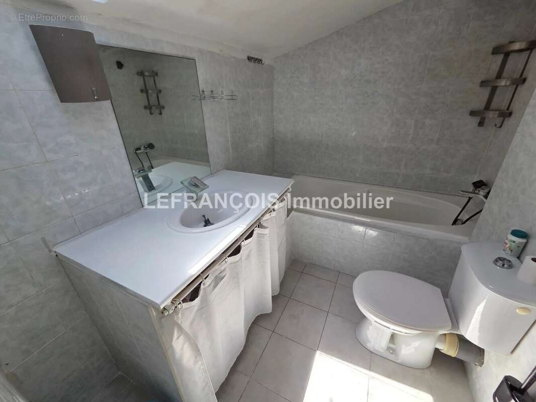 Appartement à SAINT-CEZAIRE-SUR-SIAGNE