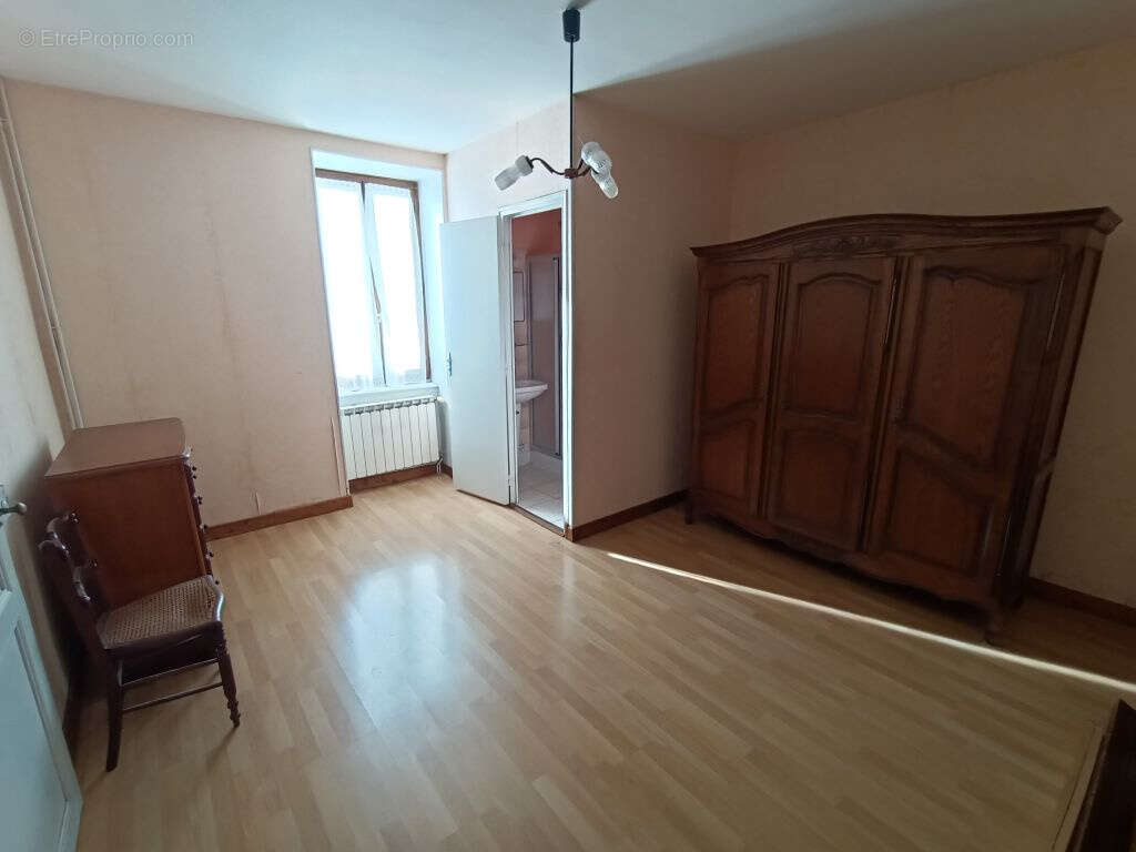 Maison à SAINT-POURCAIN-SUR-SIOULE