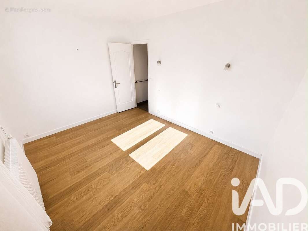 Maison 115 m² à Saint-Arnoult-En-Yvelines  - photo 8