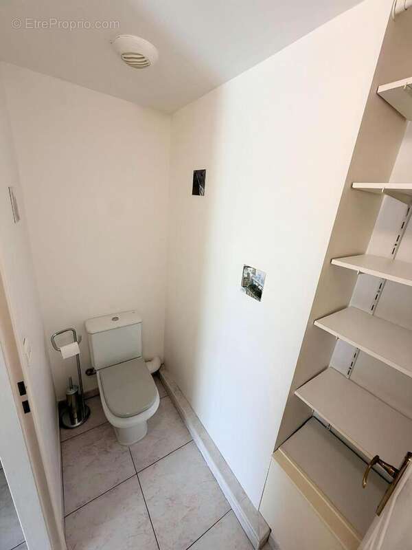   - Appartement à SAINT-LAURENT-DU-VAR