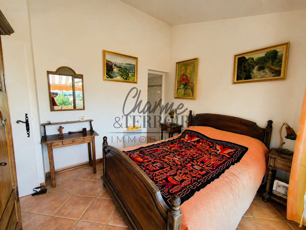 St Quentin la Poterie Villa avec piscine  - un cadre de vie méditéranéen privilégié - photo 16