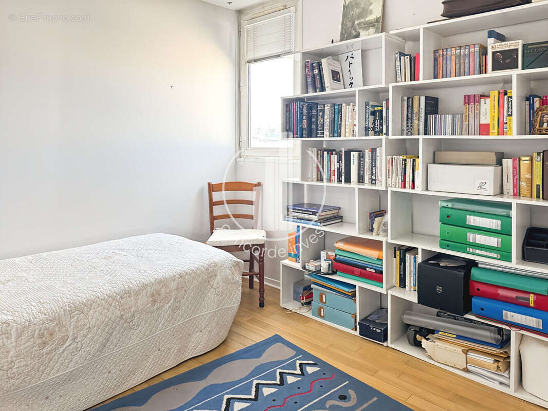 Appartement à COURBEVOIE