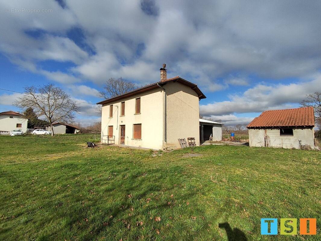 Maison à MONTREJEAU