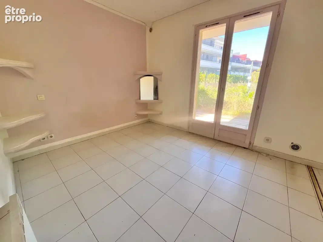 2 Pièces 42,5m2 avec sous sol aménagé 48m2 en Rez de Jardin 170m2 Garage en sous sol - photo 6