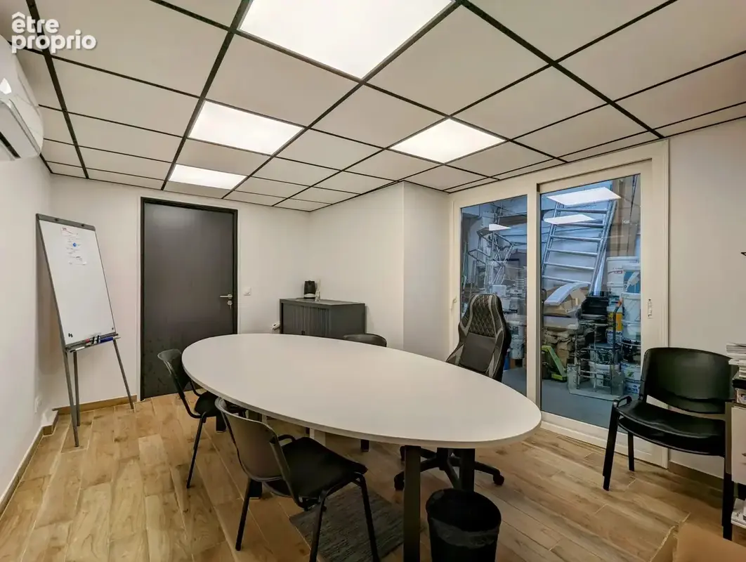 Ref 1811 : Local/Entrepôt avec Studio et Bureau - photo 8