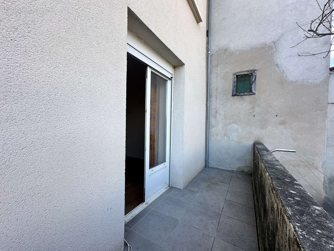 Maison à LIVINHAC-LE-HAUT