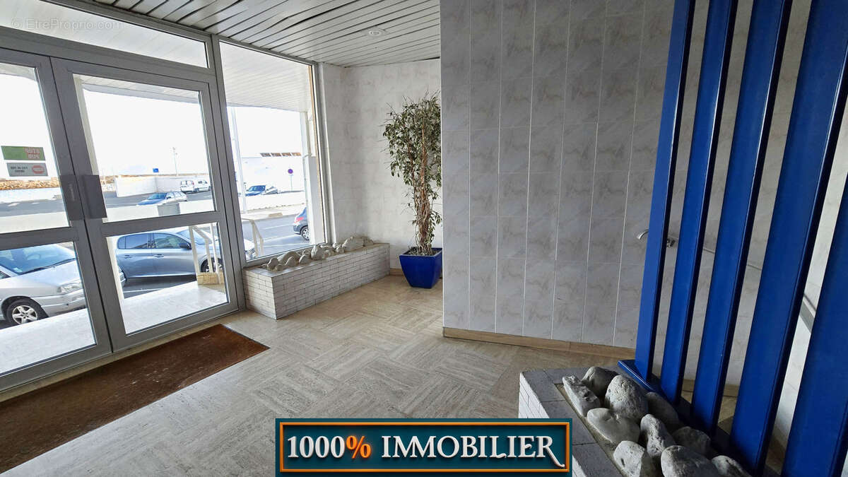Secteur Port, 250m du centre ville et 400m des plages - photo 16