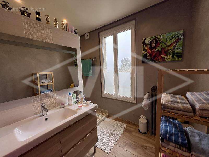 Maison à COMBS-LA-VILLE