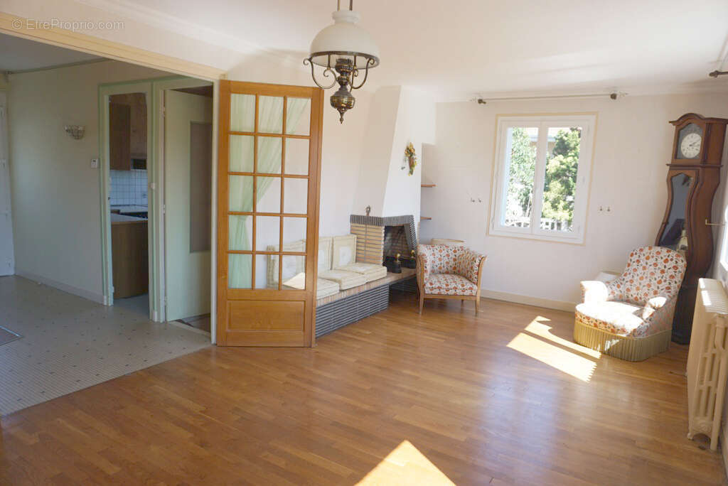 Maison à PARAY-LE-MONIAL